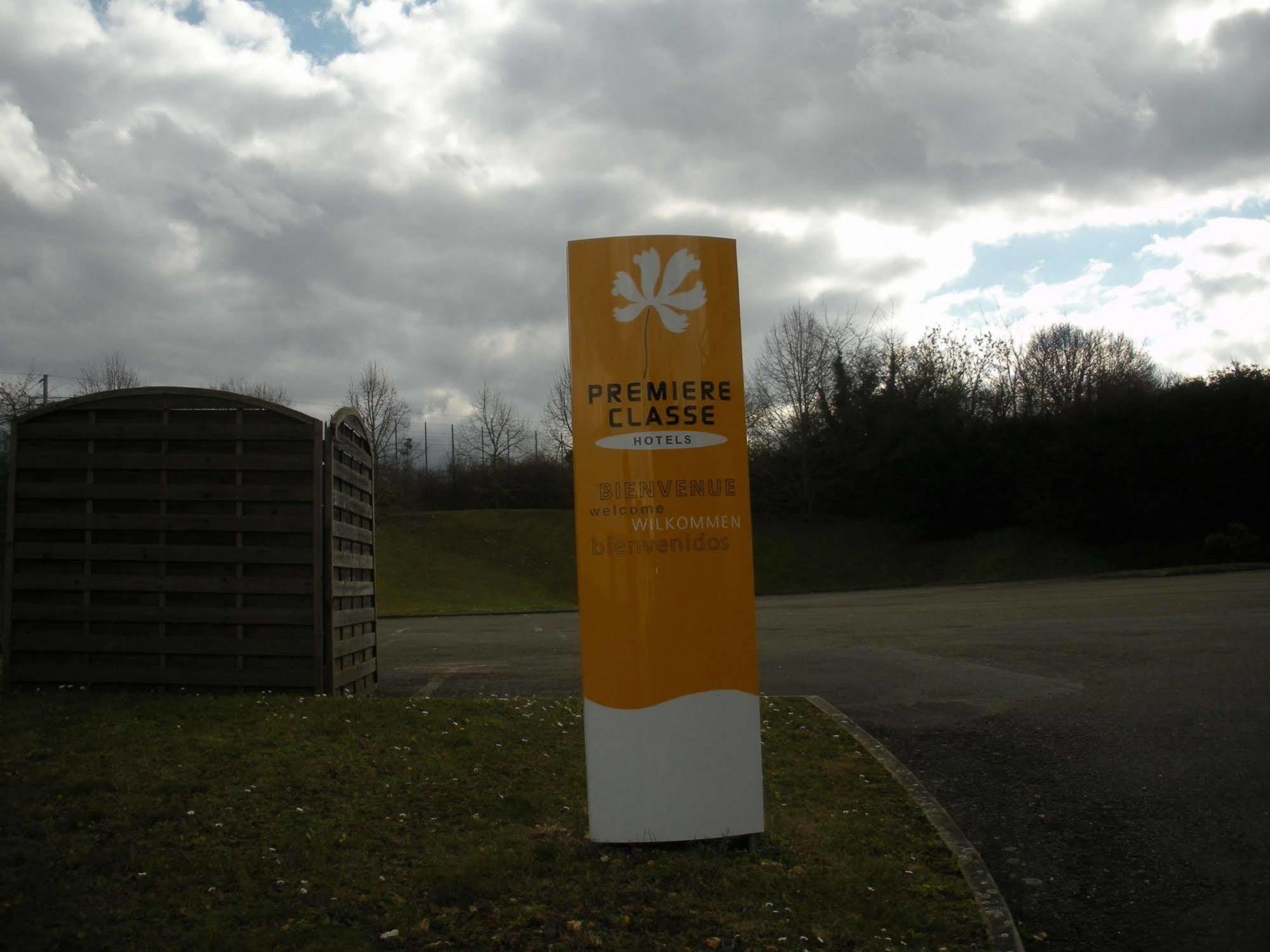 Premiere Classe Dreux Kültér fotó